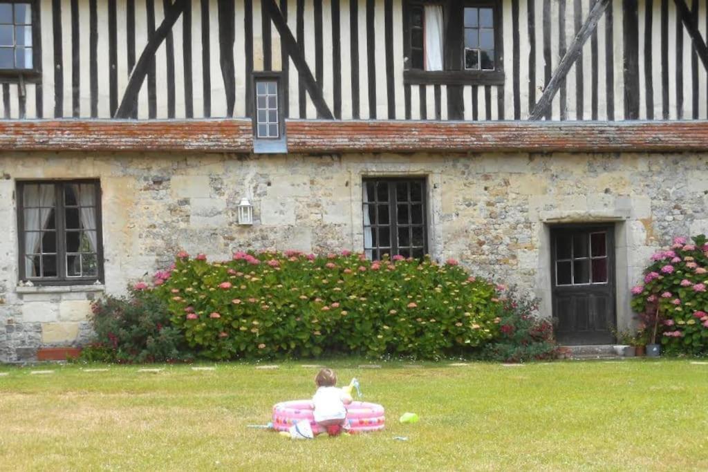 La Ferme Du Chateau Fauguernon Exterior foto